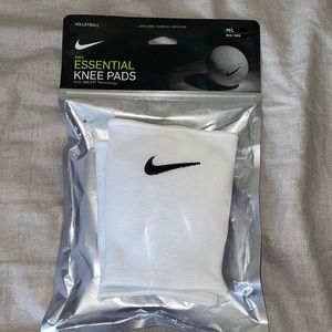 White NIKE knee pads